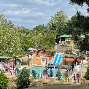 Domaine Camping Les Roches Le Crestet